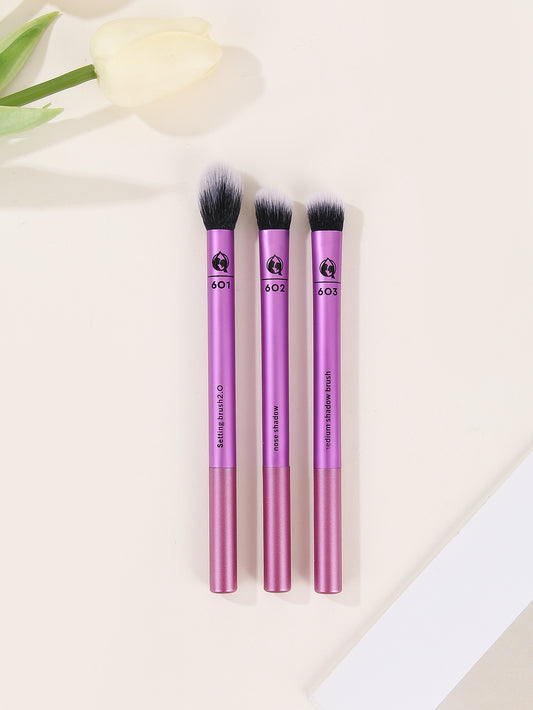 On-the-Go Professional Makeup Brush Kit – Travel-Friendly Essentials for a Flawless Finish Anywhere