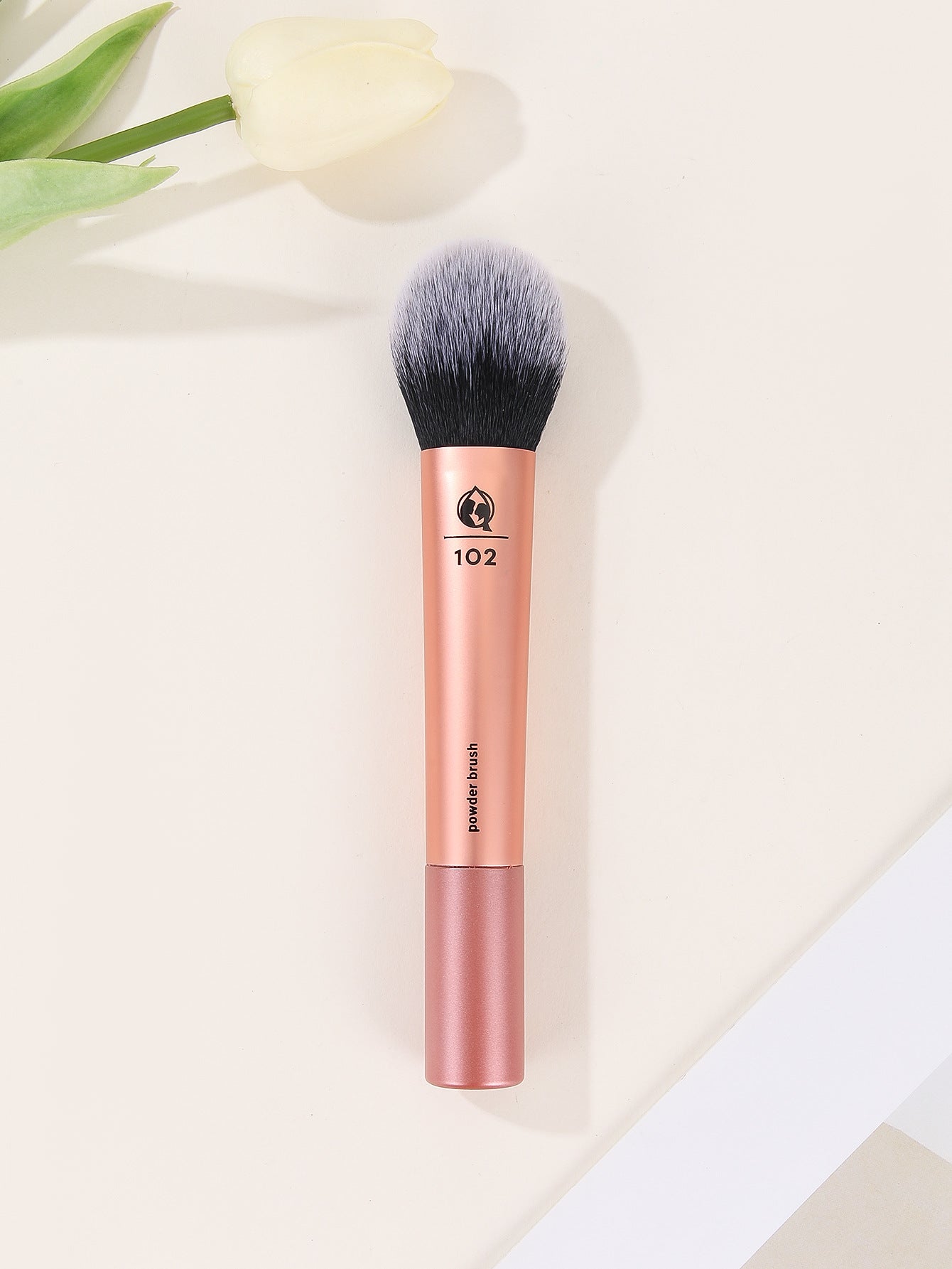 Professional Multi-Tasking Makeup Brush – The All-in-One Tool for Contour, Blush & Setting Powder