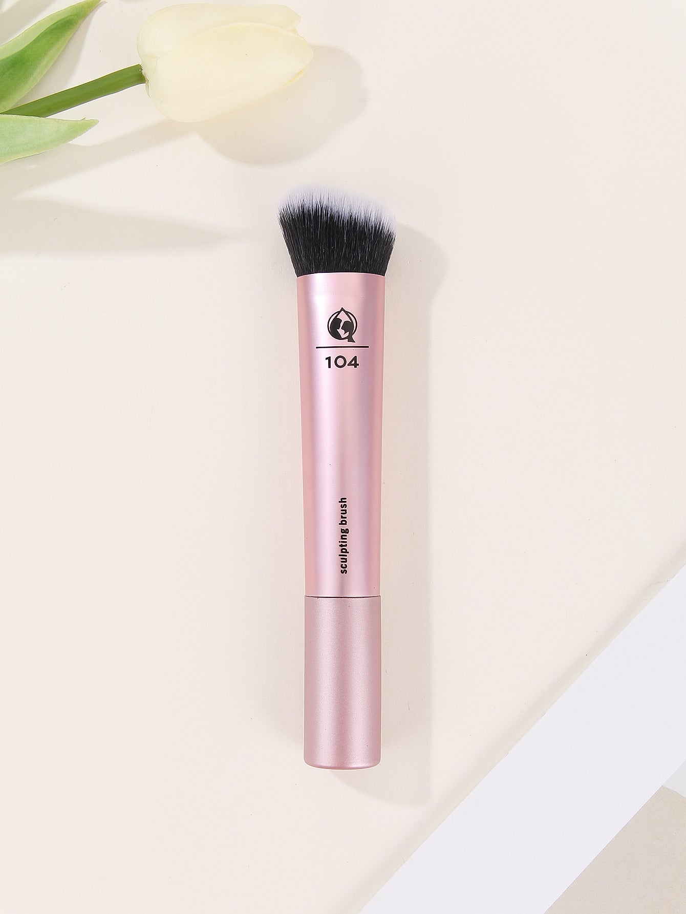 Professional Multi-Tasking Makeup Brush – The All-in-One Tool for Contour, Blush & Setting Powder