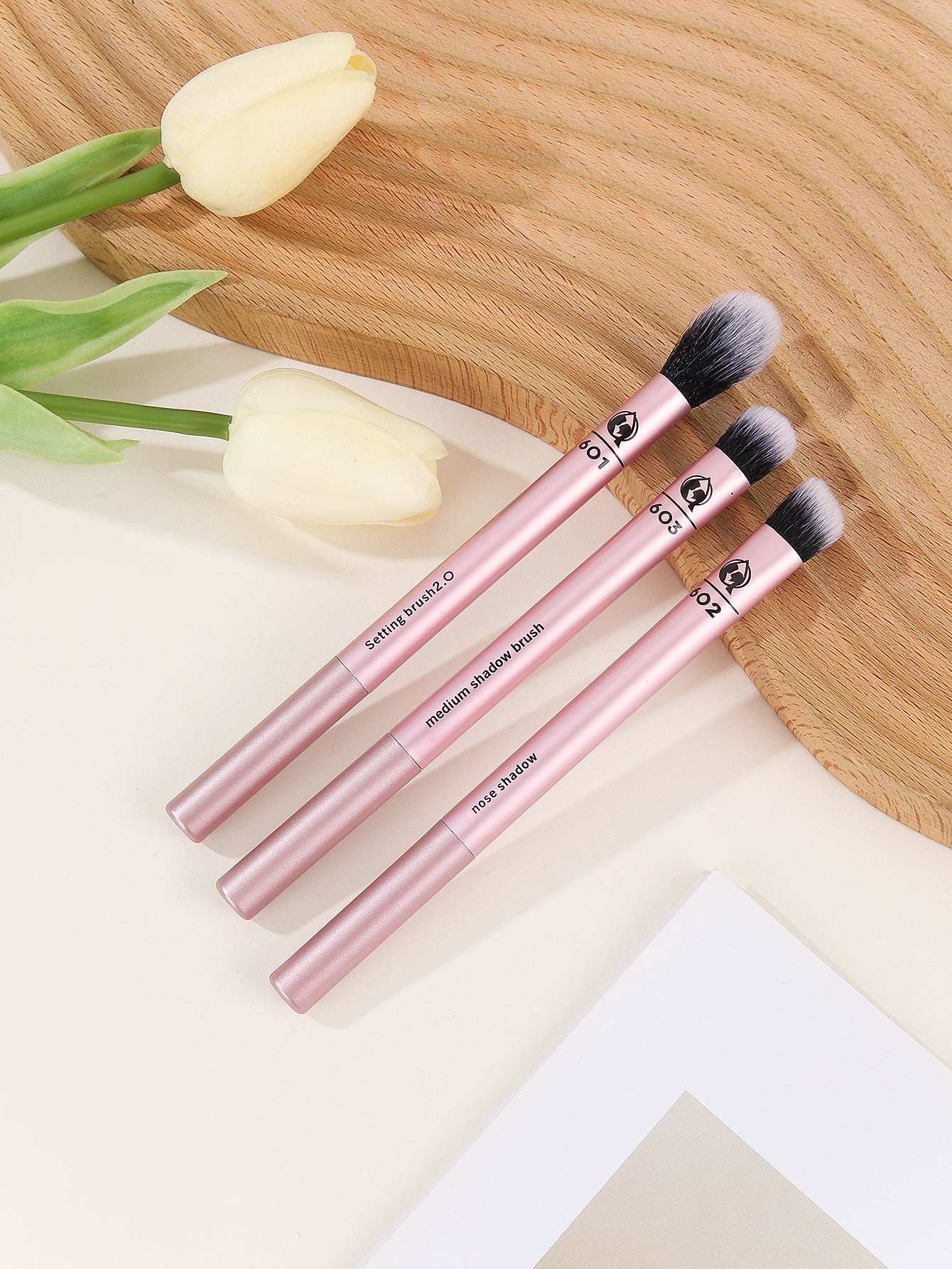 On-the-Go Professional Makeup Brush Kit – Travel-Friendly Essentials for a Flawless Finish Anywhere