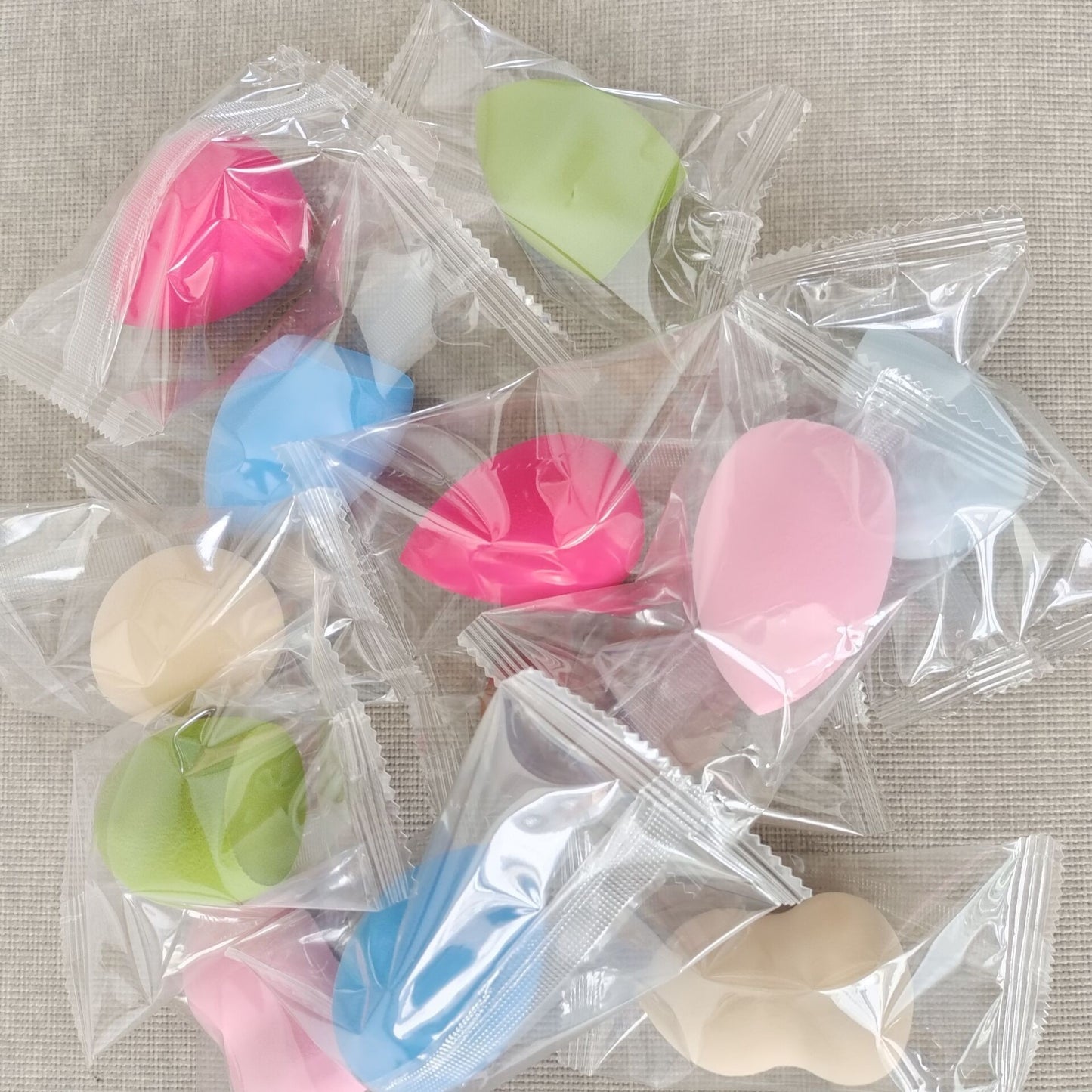 4-Pack Premium Makeup Sponge Set – Mixed Shapes (Teardrop, Angled, Gourd) for Flawless Wet & Dry Blending